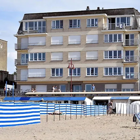 Chic Sea-view Apartman *